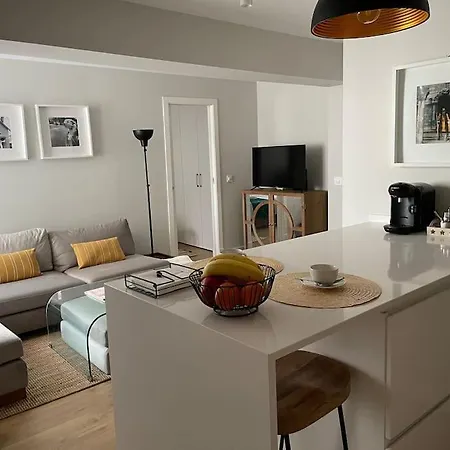 Velarde-maestranza Apartment *