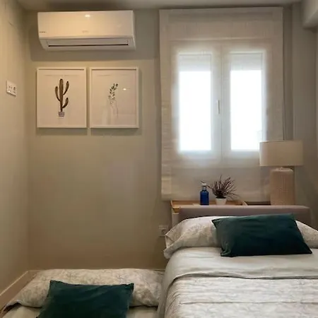 Velarde-maestranza Apartment