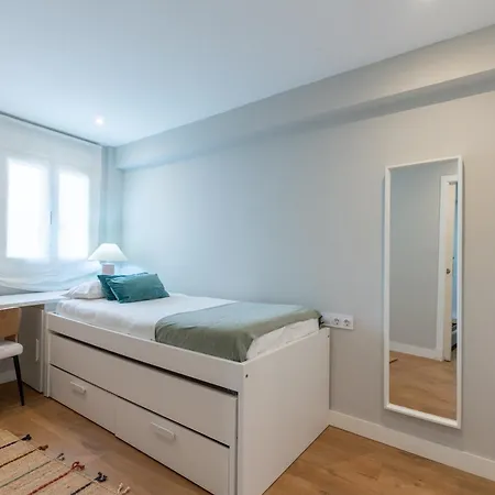 Velarde-maestranza Apartment *